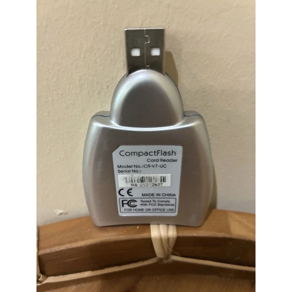 VTG  Compact CR-V7-UC Flash Card Reader Retro Y2K Cybercore Tech